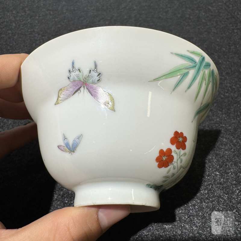 清雍正 粉彩竹纹花蝶茶碗 - 图7
